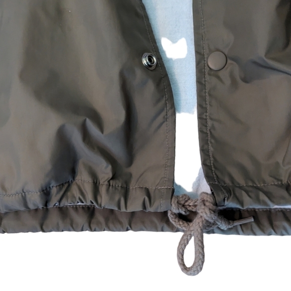 Trapshooting tan nylon snap front windbreaker jacket with embroidered patch sz S - Picture 3 of 8